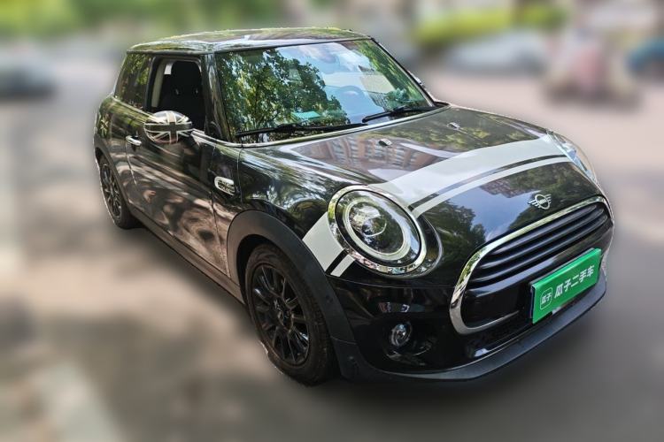 Used MINI 2020 1.5T COOPER Classic Edition Front Right 45 Deg