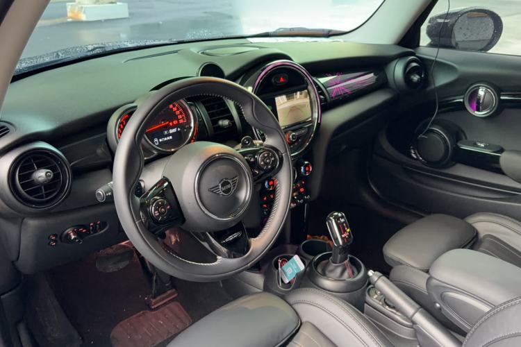 Used MINI 2020 2.0T COOPER S Artist Interior 3