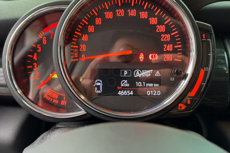 Used MINI 2020 2.0T COOPER S Artist Odometer Close Up