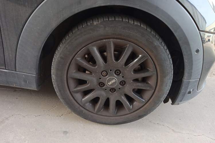 Used MINI 2020 1.5T COOPER Classic Edition Five-Door Version Right Front Wheel Hub