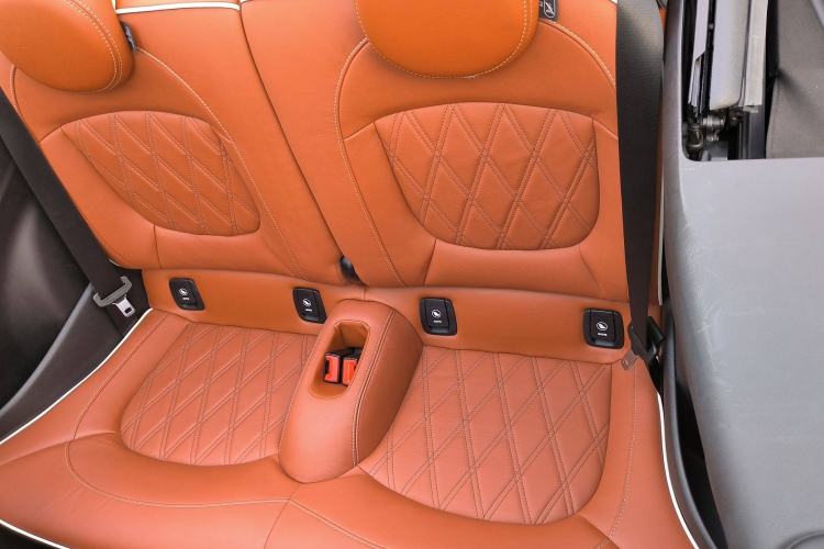 Used MINI 2020 1.5T COOPER CABRIO Artist Interior 4