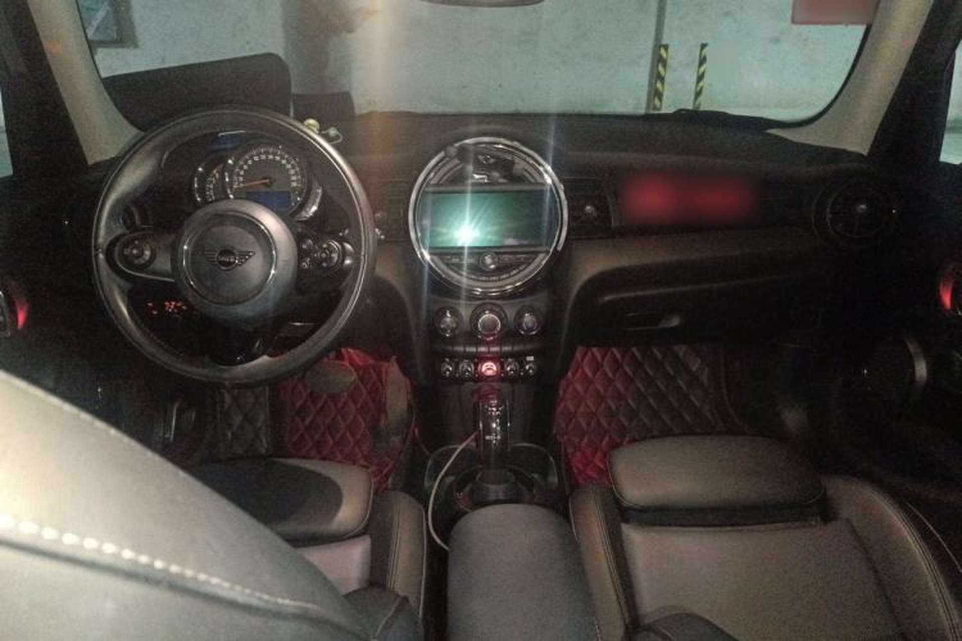 Used MINI 2020 1.5T COOPER Classic Edition Five-Door Version Center Console