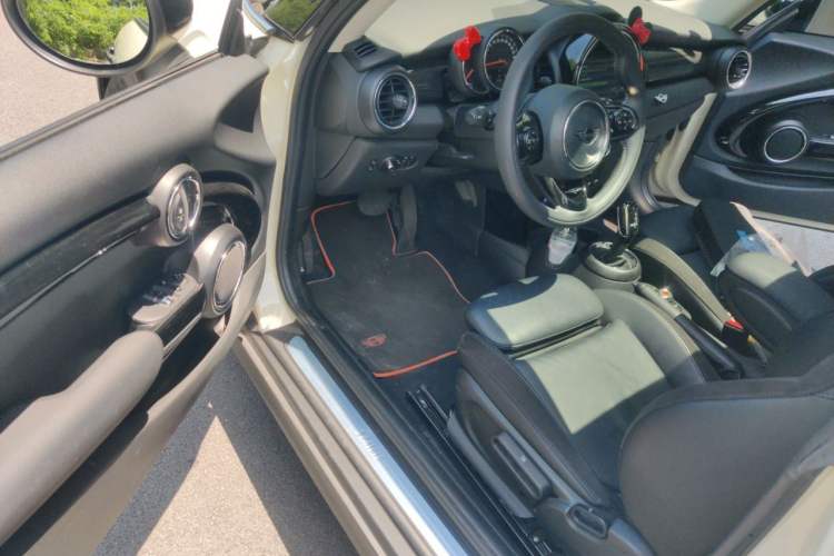 Used MINI 2020 1.5T COOPER Artist Driver Seat