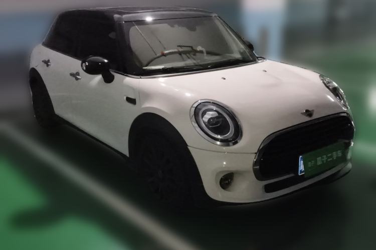 Used MINI 2020 1.5T COOPER Classic Edition Five-Door Version Front Right 45 Deg