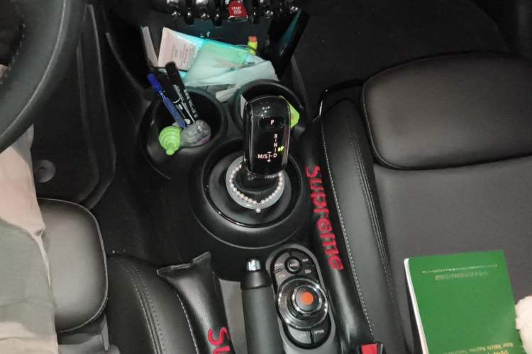 Used MINI 2020 1.5T COOPER Classic Edition Five-Door Version Gear Lever