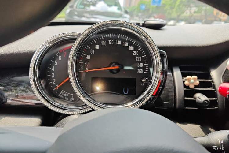 Used MINI 2020 1.5T COOPER Classic Edition Five-Door Version Instrument Cluster