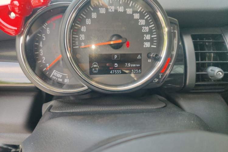 Used MINI 2020 1.5T COOPER Artist Odometer Close Up