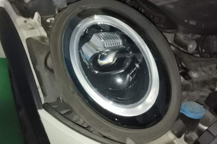 Used MINI 2020 1.5T COOPER Classic Edition Five-Door Version Right Front Headlight