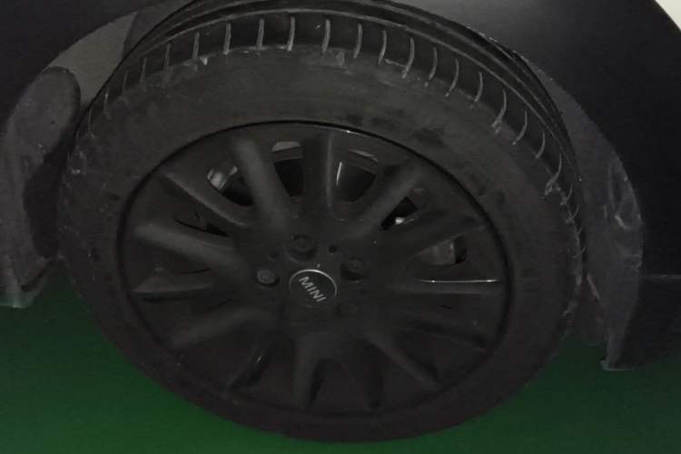Used MINI 2020 1.5T COOPER Classic Edition Five-Door Version Right Front Wheel Hub
