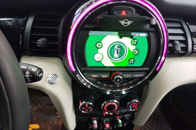Used MINI 2020 1.5T ONE PLUS Five-Door Edition Audio And AC Panel