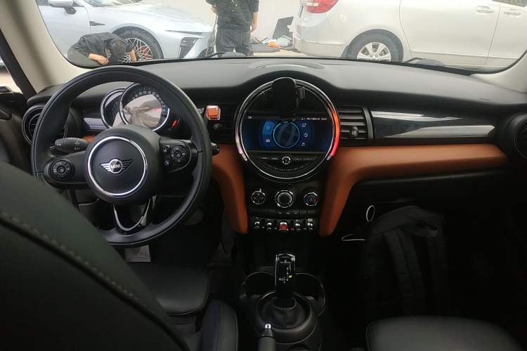 Used MINI 2020 1.5T COOPER Classic Edition Center Console