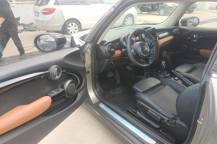 Used MINI 2020 1.5T COOPER Classic Edition Driver Seat