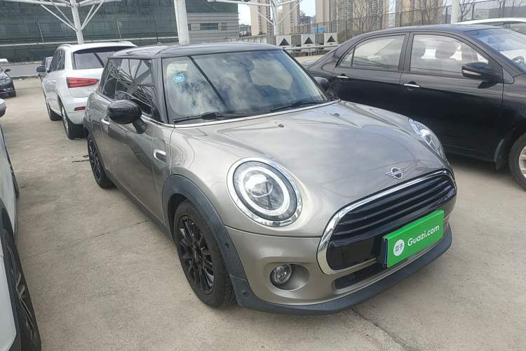 Used MINI 2020 1.5T COOPER Classic Edition Front Right 45 Deg