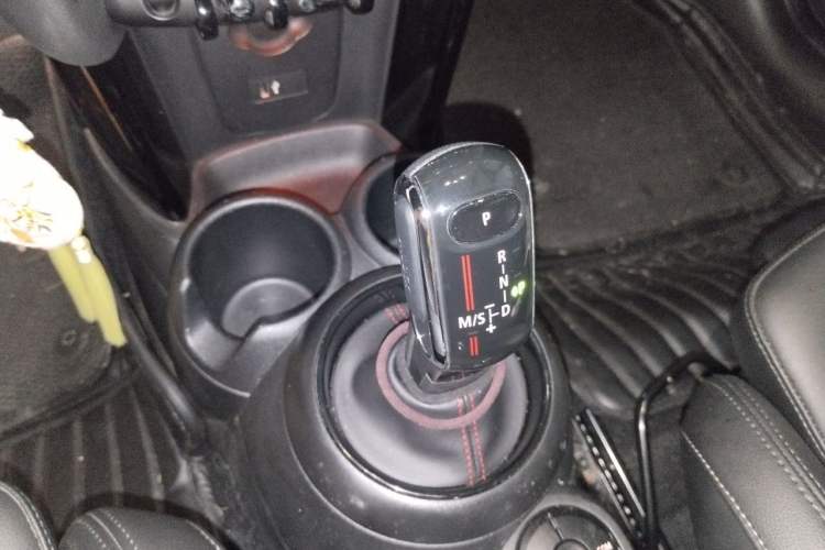 Used MINI 2020 2.0T COOPER S Classic Edition Gear Lever