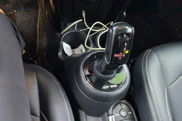 Used MINI 2020 1.5T ONE PLUS Gear Lever