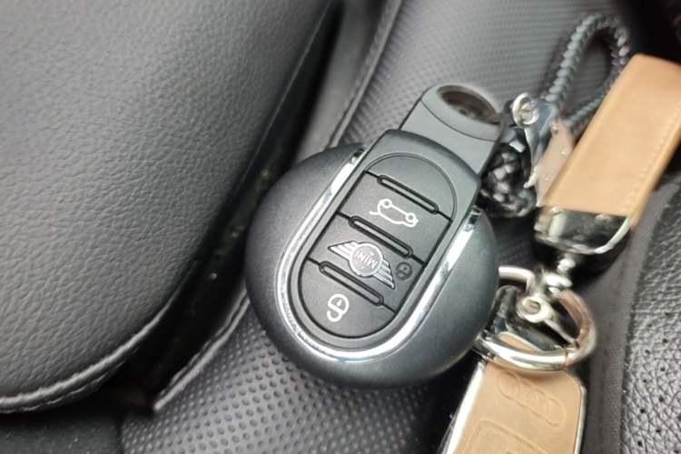 Used MINI 2020 1.5T COOPER Classic Edition Interior 1