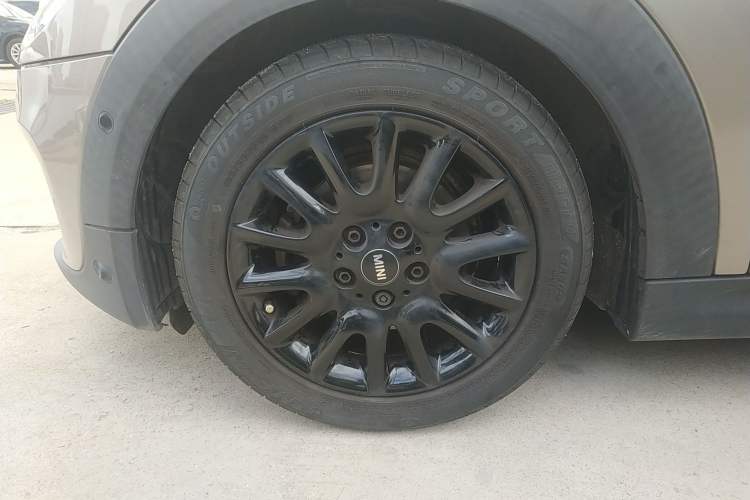Used MINI 2020 1.5T COOPER Classic Edition Left Front Wheel Hub