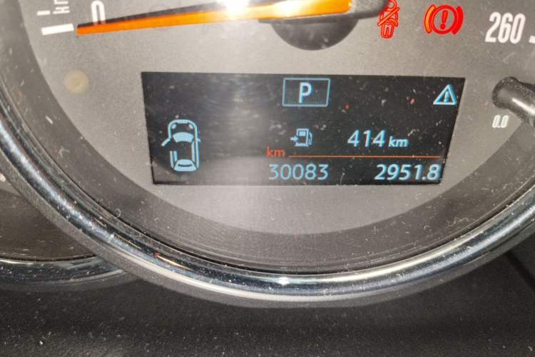 Used MINI 2020 2.0T COOPER S Classic Edition Odometer Close Up