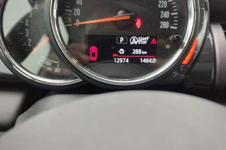 Used MINI 2020 1.5T COOPER Classic Edition Odometer Close Up