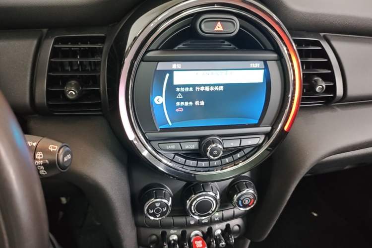 Used MINI 2020 1.5T ONE Five-Door Edition Audio And AC Panel