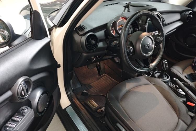 Used MINI 2020 1.5T ONE Five-Door Edition Driver Seat