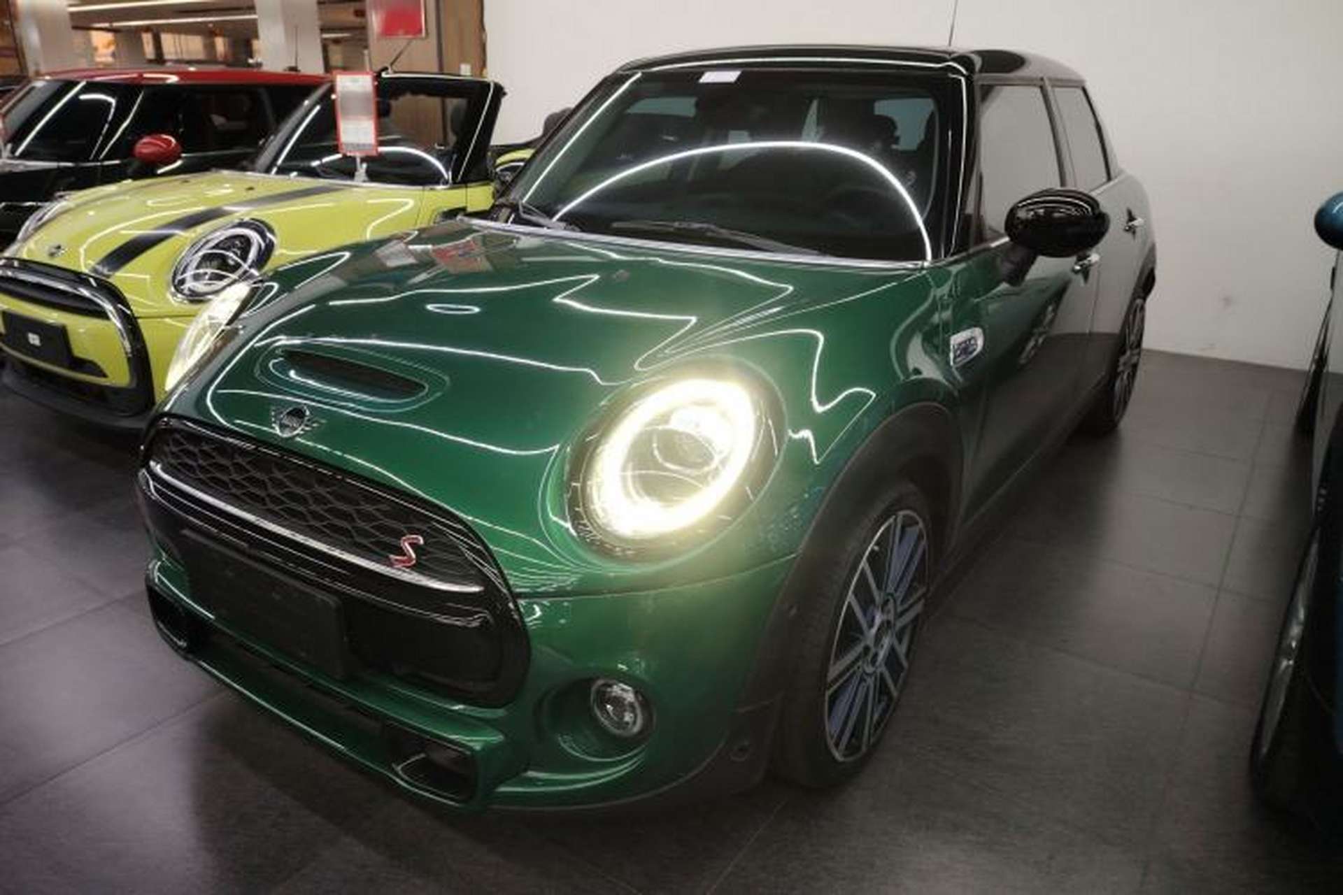 Used MINI 2020 2.0T COOPER S Artist Five-Door Edition Front Left 45 Deg