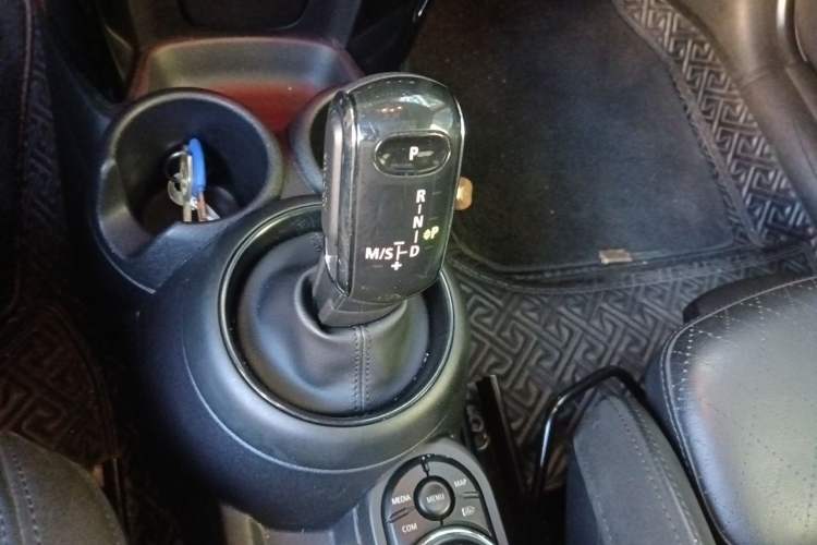 Used MINI 2020 1.5T COOPER Racing Driver Gear Lever