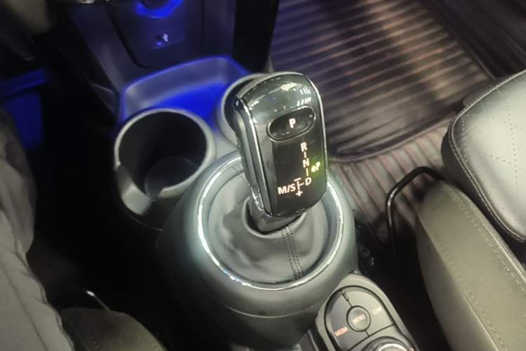 Used MINI 2020 1.5T COOPER Artist Gear Lever