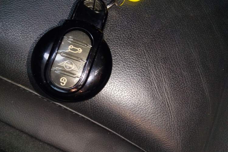 Used MINI 2020 1.5T COOPER Artist Interior 1