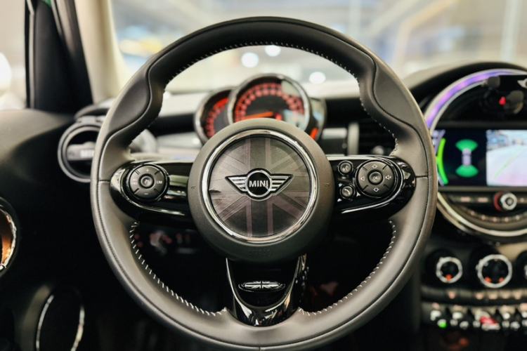 Used MINI 2020 1.5T COOPER Artist Five-Door Edition Interior 2