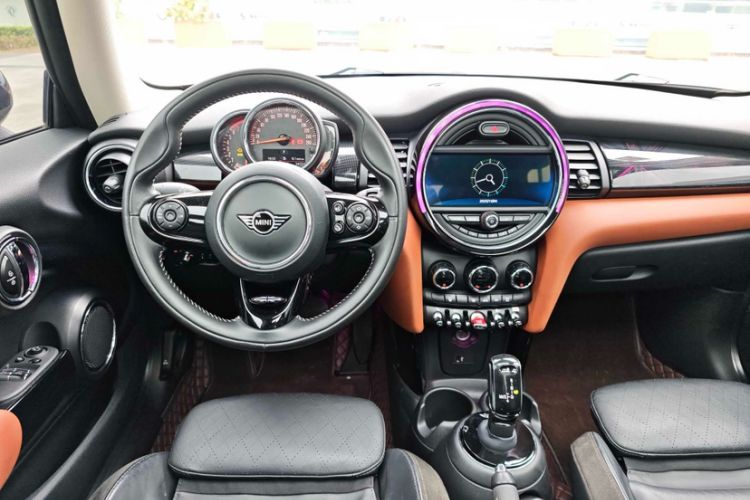 Used MINI 2020 1.5T COOPER Artist Interior 2