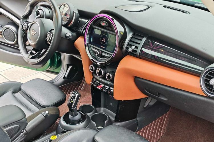 Used MINI 2020 1.5T COOPER Artist Interior 3