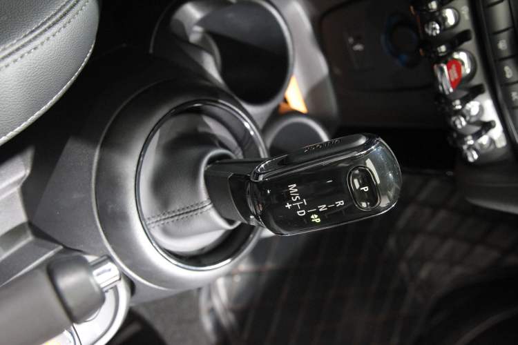 Used MINI 2020 1.5T COOPER Classic Edition Interior 3