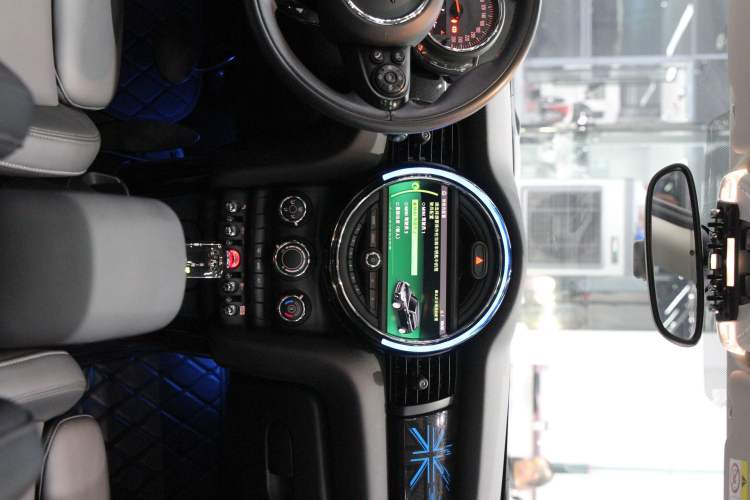 Used MINI 2020 1.5T COOPER Classic Edition Interior 4