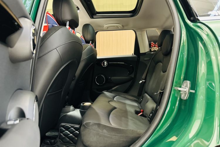 Used MINI 2020 1.5T COOPER Artist Five-Door Edition Interior 6