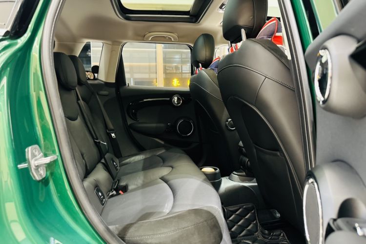 Used MINI 2020 1.5T COOPER Artist Five-Door Edition Interior 9