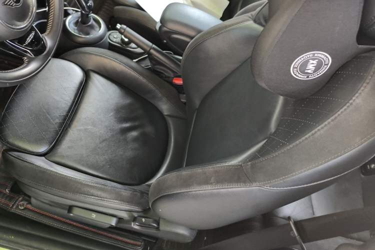 Used MINI 2020 1.5T COOPER Artist Left Front Seat