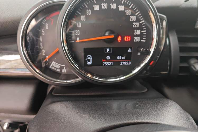 Used MINI 2020 1.5T COOPER Artist Odometer Close Up