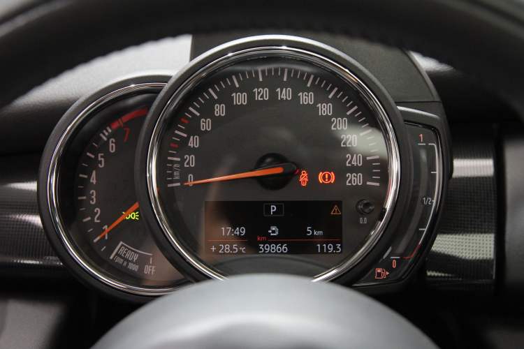 Used MINI 2020 1.5T COOPER Classic Edition Odometer Close Up