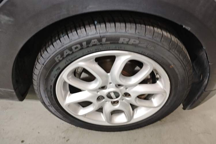 Used MINI 2020 1.5T ONE Five-Door Edition Right Front Wheel Hub