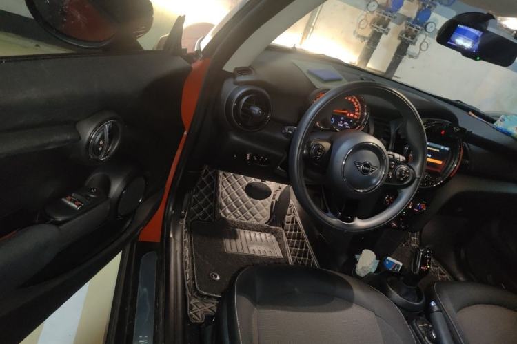 Used MINI 2020 1.5T ONE Driver Seat