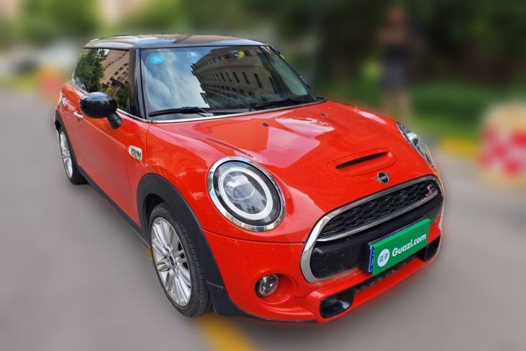 Used MINI 2020 2.0T COOPER S Classic Edition Front Right 45 Deg