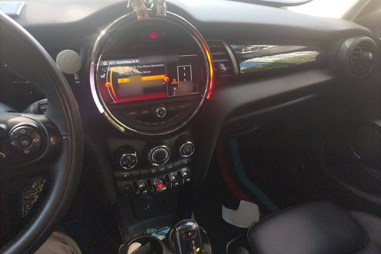 Used MINI 2020 1.5T COOPER Classic Edition Five-Door Version Audio And AC Panel