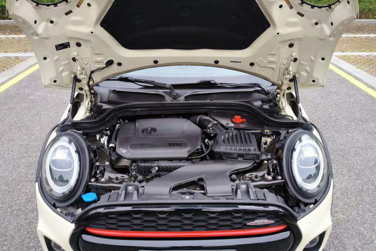 Used MINI 2020 1.5T COOPER Classic Edition Five-Door Version Engine Bay