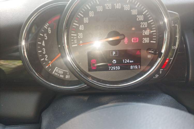 Used MINI 2020 1.5T COOPER Classic Edition Five-Door Version Odometer Close Up