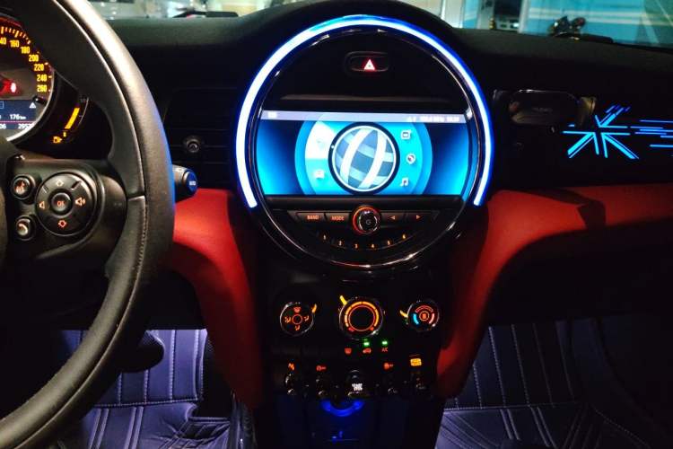 Used MINI 2020 1.5T COOPER Classic Edition Five-Door Version Audio And AC Panel