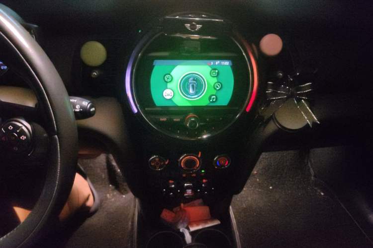 Used MINI 2020 1.5T ONE Five-Door Edition Audio And AC Panel