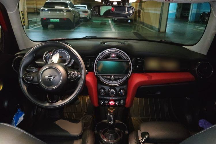 Used MINI 2020 1.5T COOPER Classic Edition Five-Door Version Center Console