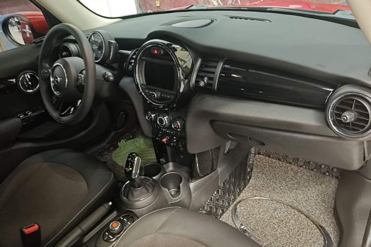 Used MINI 2020 1.5T ONE PLUS Five-Door Edition Center Console