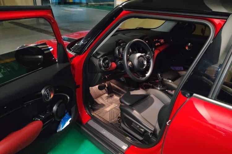 Used MINI 2020 1.5T COOPER Classic Edition Five-Door Version Driver Seat